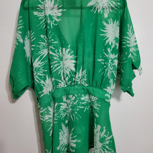 Kaya di KoKo sheer floral blouse M - Picture 3 of 6